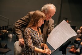 Wolfgang Rihm and Lisa Streich at a rehearsal 2016 © Stefan Deuber/Lucerne Festival