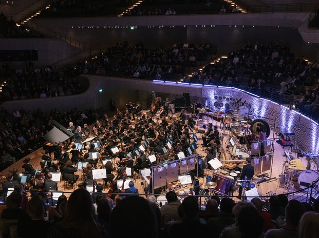 Das Lucerne Festival Contemporary Orchestra (LFCO) in der Elbphilharmonie Hamburg